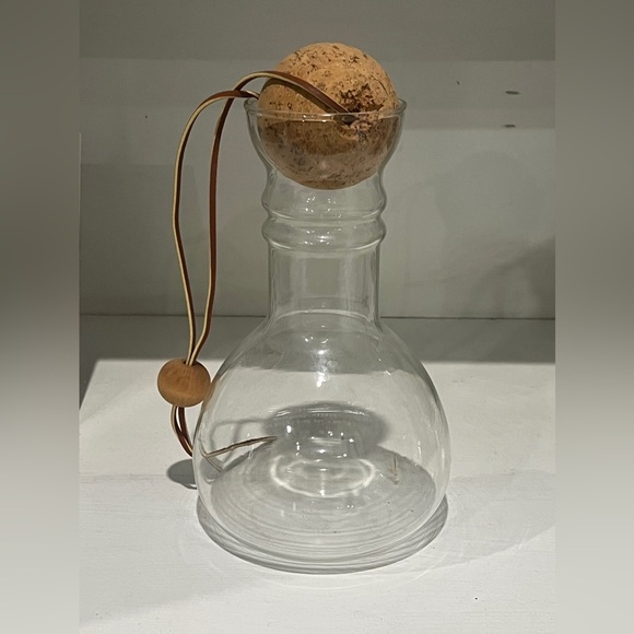 WILL NOT TAKE LESS Vintage 1970's  PYREX Glass Wine Decanter with Cork Ball - Picture 2 of 4